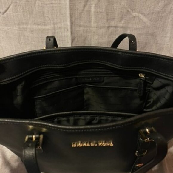 Michael Kors Outlet Black Jet Set Travel Large Saffiano Leather Tote Bag - Picture 8 of 12